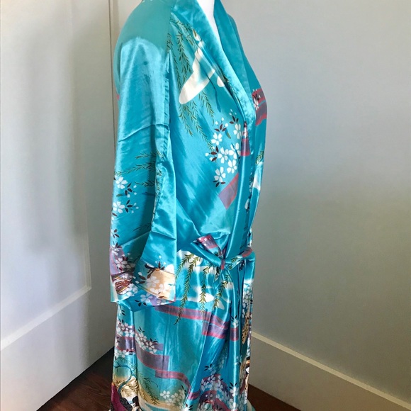 Vintage Kimono Style Robe - Picture 3 of 6